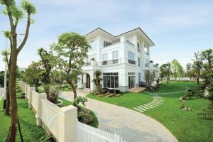 xay-nha-huong-nam-hop-voi-tuoi-nao